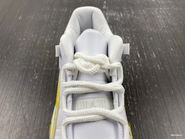Reps TBK WMNS Yellow Low Snakeskin Air AH7860-107 Jordan 11 0719